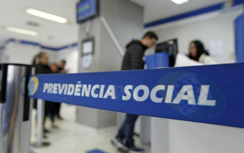 "Você não consegue mais ligar 135 e agendar atendimento para o mesmo dia, como era antes", comparou o ex-ministro ARQUIVO/AGÊNCIA BRASIL