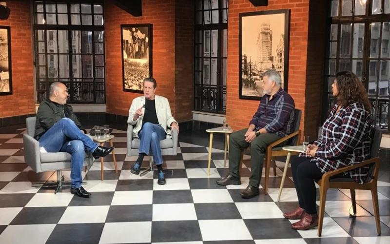 À esquerda, Vagner Freitas, acompanhado dos sindicalistas Wagner Santana e Ivone Silva, no 'Entre Vistas' Foto: Luciano Velleda