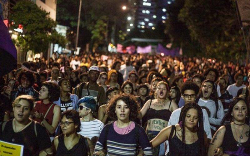 Mulheres protestam, em São Paulo, contra projeto que criminaliza o aborto até em casos de estupro Foto: Mídia Ninja