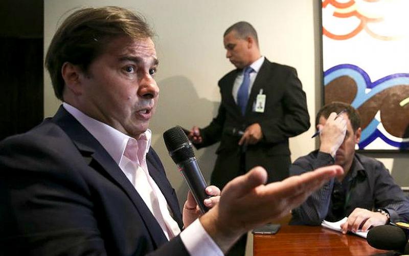 Rodrigo Maia disse que conversou com governador Pezão, mas decisão sobre medida de força foi de Temer Foto: Marcelo Camargo/ABR