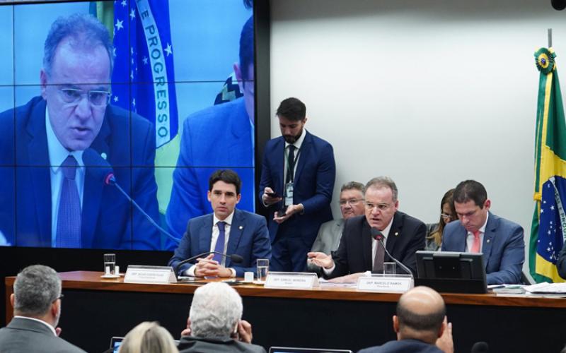 Parecer prevê "economia" de R$ 915 bilhões, em dez anos, nas aposentadorias Crédito: Pablo Valadares/Câmara dos Deputados