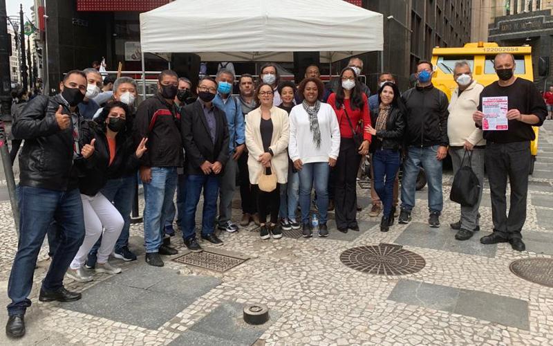 Foto: Seeb/SP Dirigentes sindicais durante protestos no QI e EC