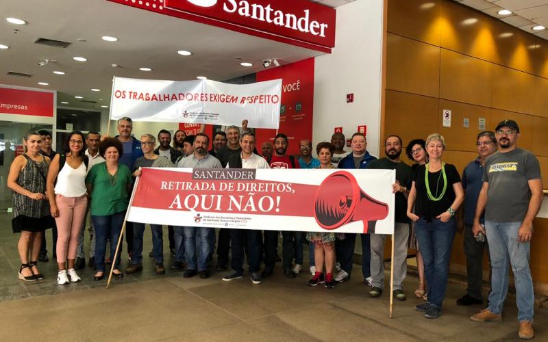 Agência na Paulista foi uma das incluídas no projeto do Santander Foto: Seeb-SP