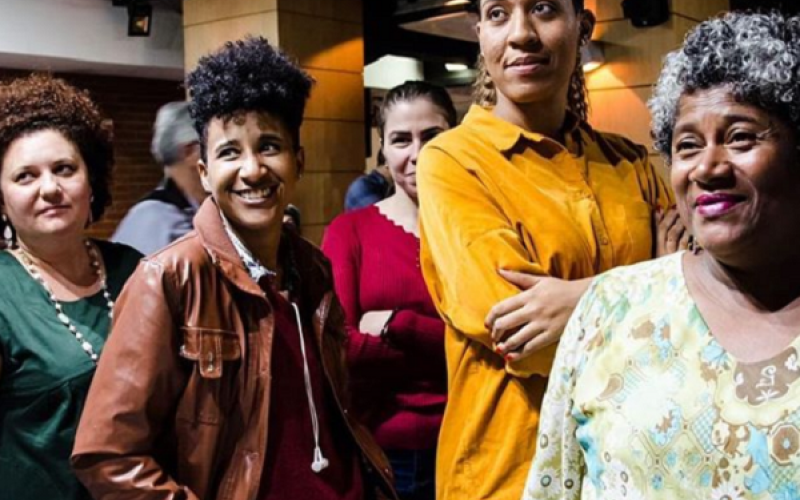 Edição de julho do sarau reuniu artistas e admiradores da arte Foto: Instagram / @saraudapontepraca