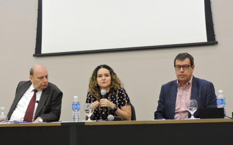 Cremonesi (à esquerda) e Juvandia, no seminário Foto: Contraf-CUT