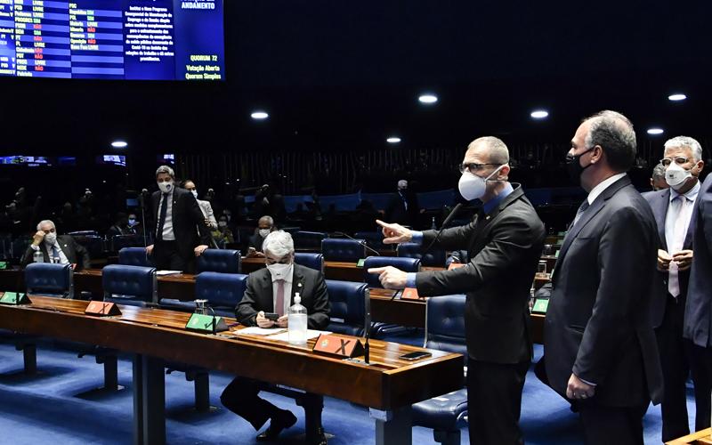 Senadores aprovaram PDL 342, da deputada Erika Kokay, que susta a CGPAR 23 (foto: Waldemir Barreto/Agência Senado) Senadores no plenário durante votação do PDL 342
