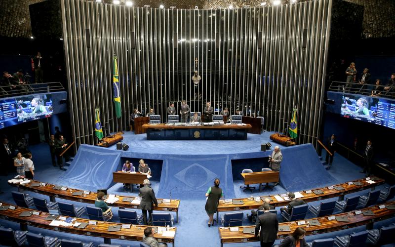 Senadores da oposição ao governo Temer querem que o PLC 38 passe obrigatoriamente por comissões Foto: Wilson Dias / Agência Brasil