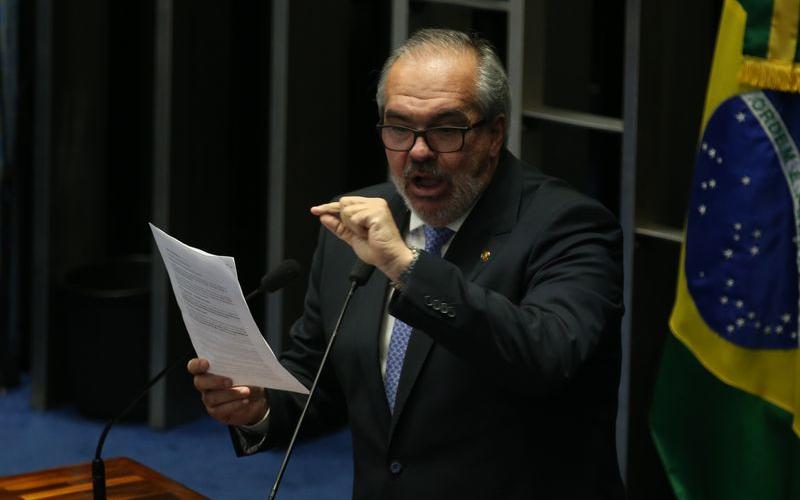 Senador Roberto Muniz quer mudar lei para que bancários trabalhem aos sábados Foto: Fabio Rodrigues Pozzebom / Agência Brasil