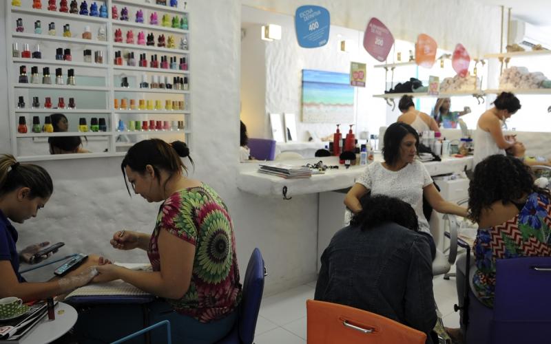 Todas as atividades registraram redução na remuneração média dos empregados, com exceção dos serviços prestados às famílias, que mantiveram o patamar de 1,5 salário mínimo no período Foto: EBC