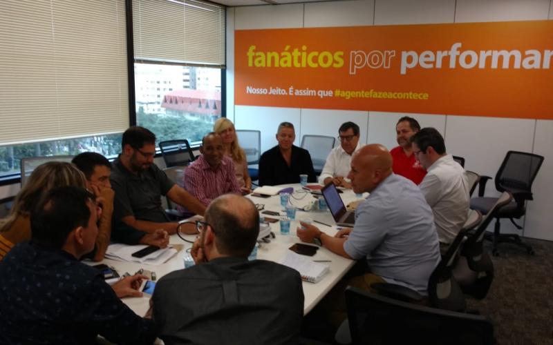 Dirigentes sindicais cobraram, em reunião no dia 23, a garantia de emprego dos bancários de agências fechadas Foto: Seeb-SP