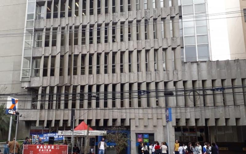 Prédio da Superintendência Pinheiros, que foi extinta pela atual gestão da Caixa Foto: Seeb-SP