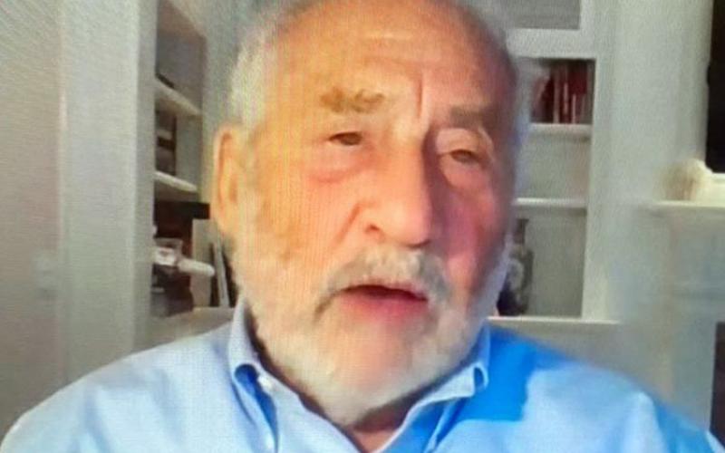 Qualquer recessão econômica se torna uma crise financeira. E os dados que temos já mostram que essa é uma das piores recessões em um século, diz o Nobel de Economia Joseph Stiglitz