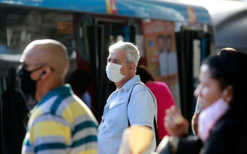 Mortes das pessoas e crescimento do desemprego antecipam destruição das empresas, aponta o diretor técnico do Dieese Imagem: Fotos Públicas/PMRJ