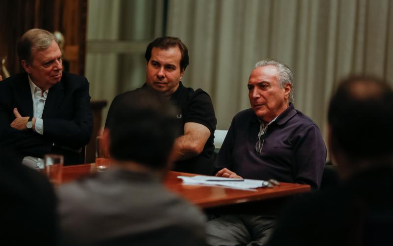 Governo Temer e parte da base aliada estão sob suspeita: movimento sindical cobra retirada das reformas e eleições diretas já! Foto: Marcos Corrêa / PR