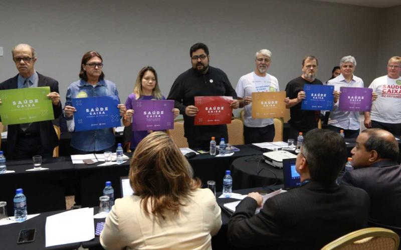 Durante a negociação, representantes dos empregados cobraram a manutenção do Saúde Caixa nos moldes atuais Foto: Fenae
