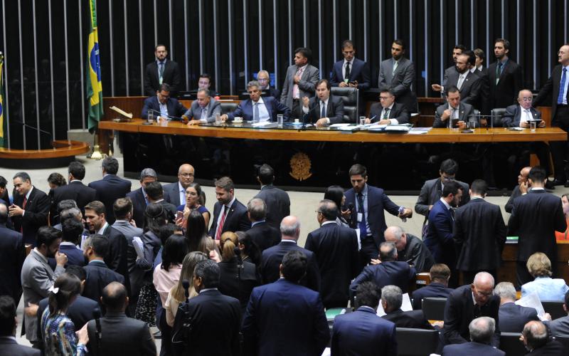 Plenário da Câmara dos Deputados que aprovou a terceirização sem limites Foto: Zeca Ribeiro / Câmara dos Deputados