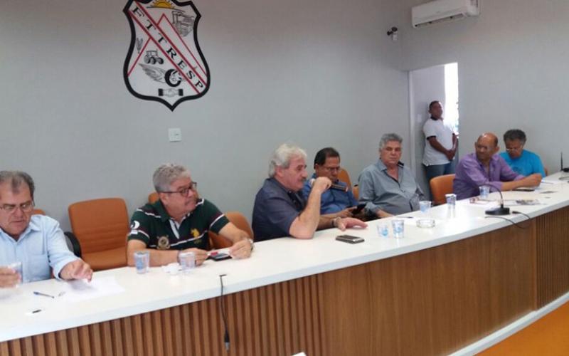 Reunião de terça: contra o ataque à classe trabalhadora, que terá de contribuir mais se o governo emplacar a reforma Foto: Roberto Parizotti/CUT