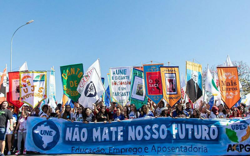 Hoje, documentos estudantis são emitidos pela UNE e Ubes, sob custo de R$ 35. Parte do valor é revertida para manutenção das entidades. Mas governo pretende sufocar modelo com nova carteirinha Foto: PEDRO CALDAS RAMOS-CUCA DA UNE