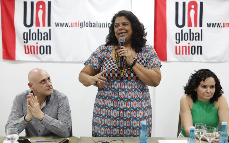 Presidenta do Sindicato, Ivone Silva, fala em mesa do evento Presidenta do Sindicato, Ivone Silva, fala em mesa do evento
