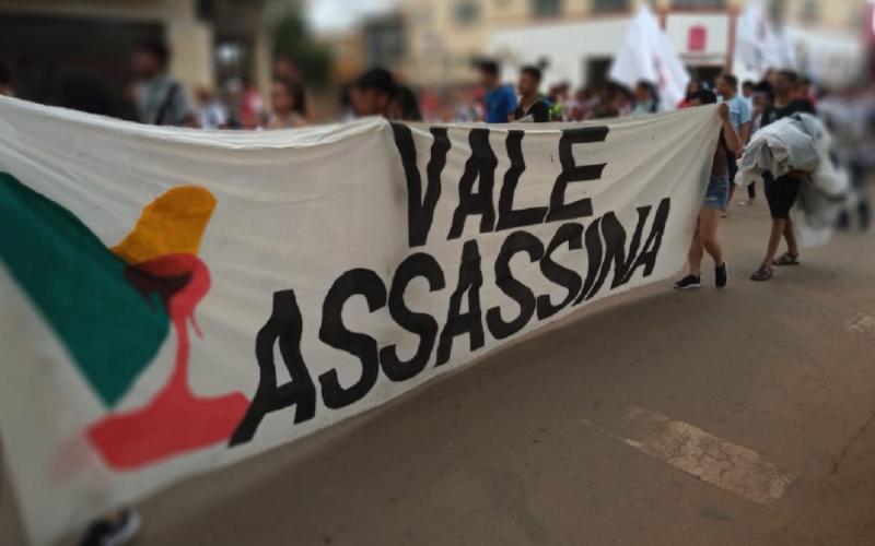 O Ministério Público de MG denunciou, por homicídio duplamente qualificado, o ex-presidente da Vale, Fabio Schvartsman, 11 funcionários da mineradora e cinco da empresa de inspeções Tüv Süd, que atestou a segurança da barragem COLETIVO DE COMUNICAÇÃO DO MAB