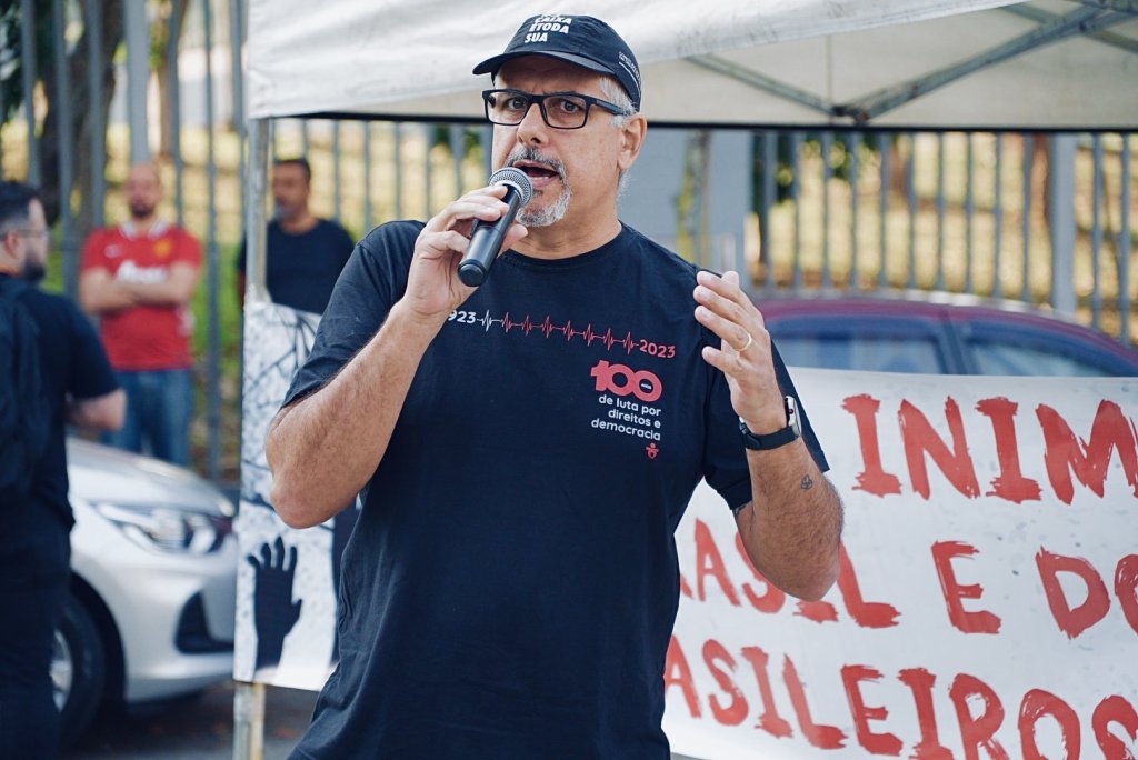 Santander apela para a violência em protesto pacífico de bancários contra a terceirização

