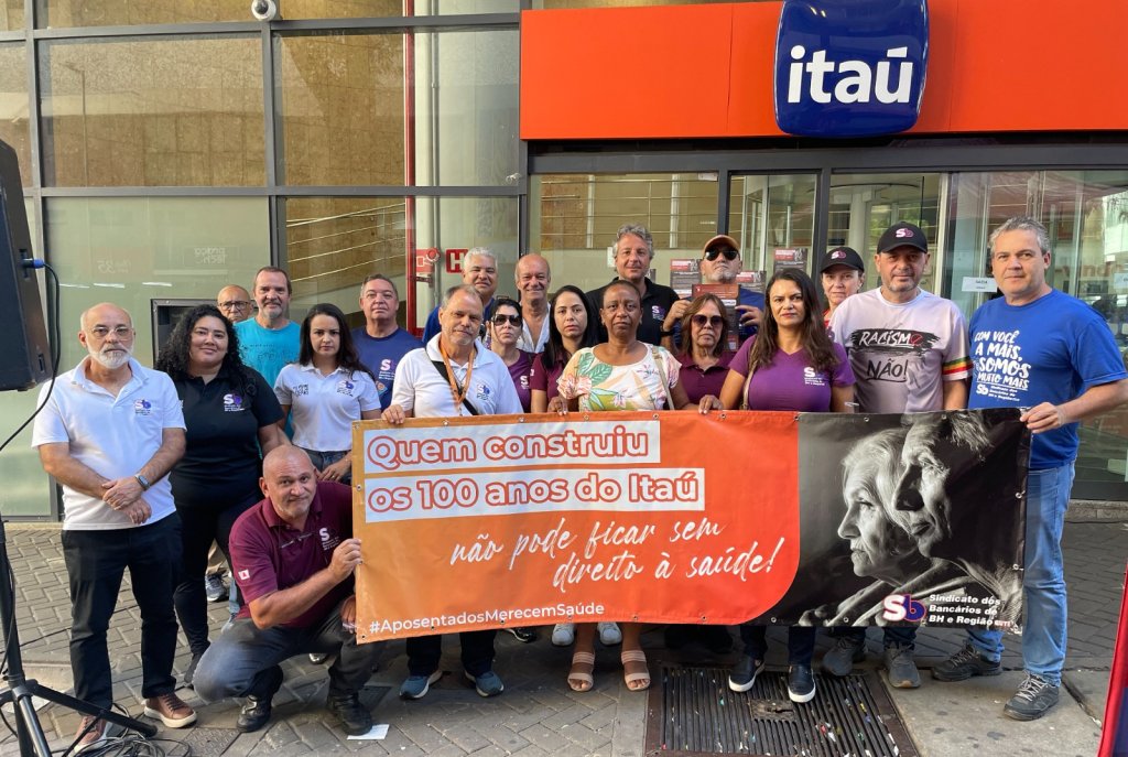 Aposentados do Itaú protestam em todo o país pelo direito a um plano de saúde acessível
