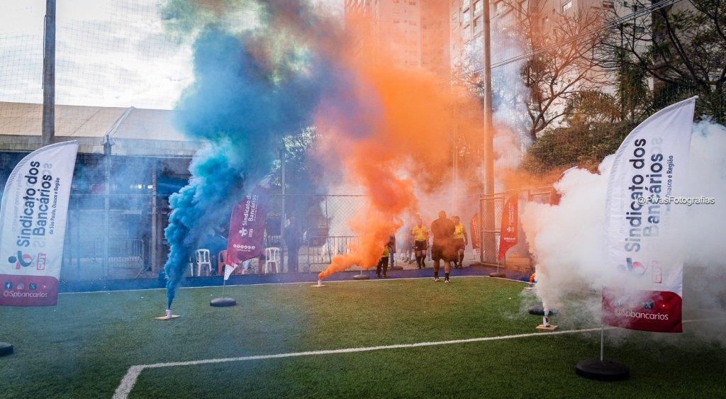 A atmosfera eletrizante que caracteriza a Copa dos Bancários de Society
