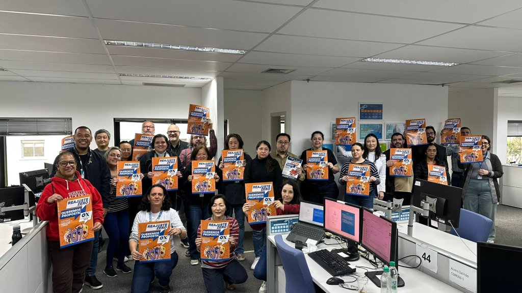Em meio às negociações para a renovação do Acordo Coletivo de Trabalho do Saúde Caixa, dirigentes do Sindicato dos Bancários de São Paulo e da Apcef/SP visitaram os empregados lotados no prédio da rua São Joaquim
