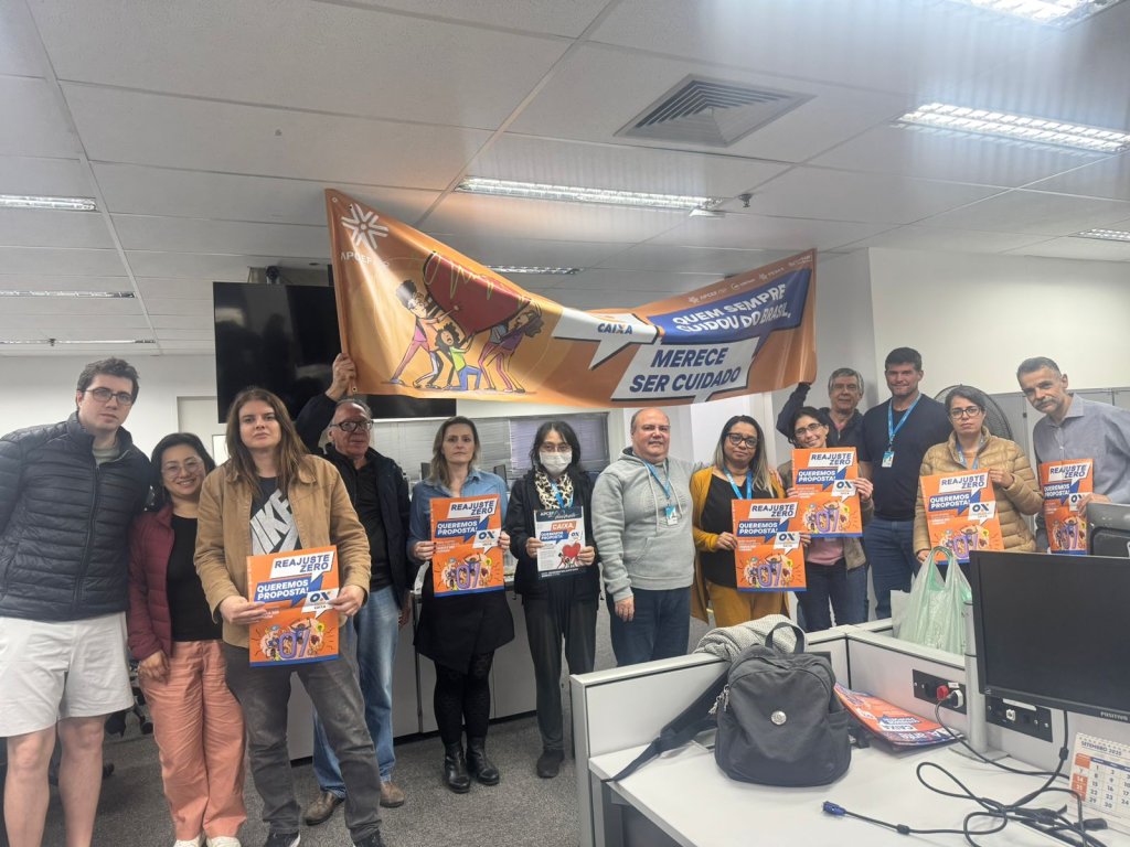 Em meio às negociações para a renovação do Acordo Coletivo de Trabalho do Saúde Caixa, dirigentes do Sindicato dos Bancários de São Paulo e da Apcef/SP visitaram os empregados lotados no prédio da rua São Joaquim
