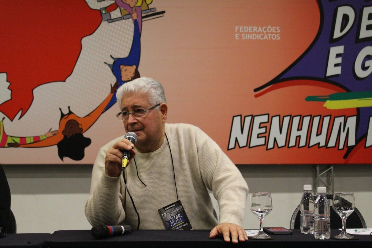 Roberto Requião participou da Conferência Nacional dos Bancários Foto: Anju