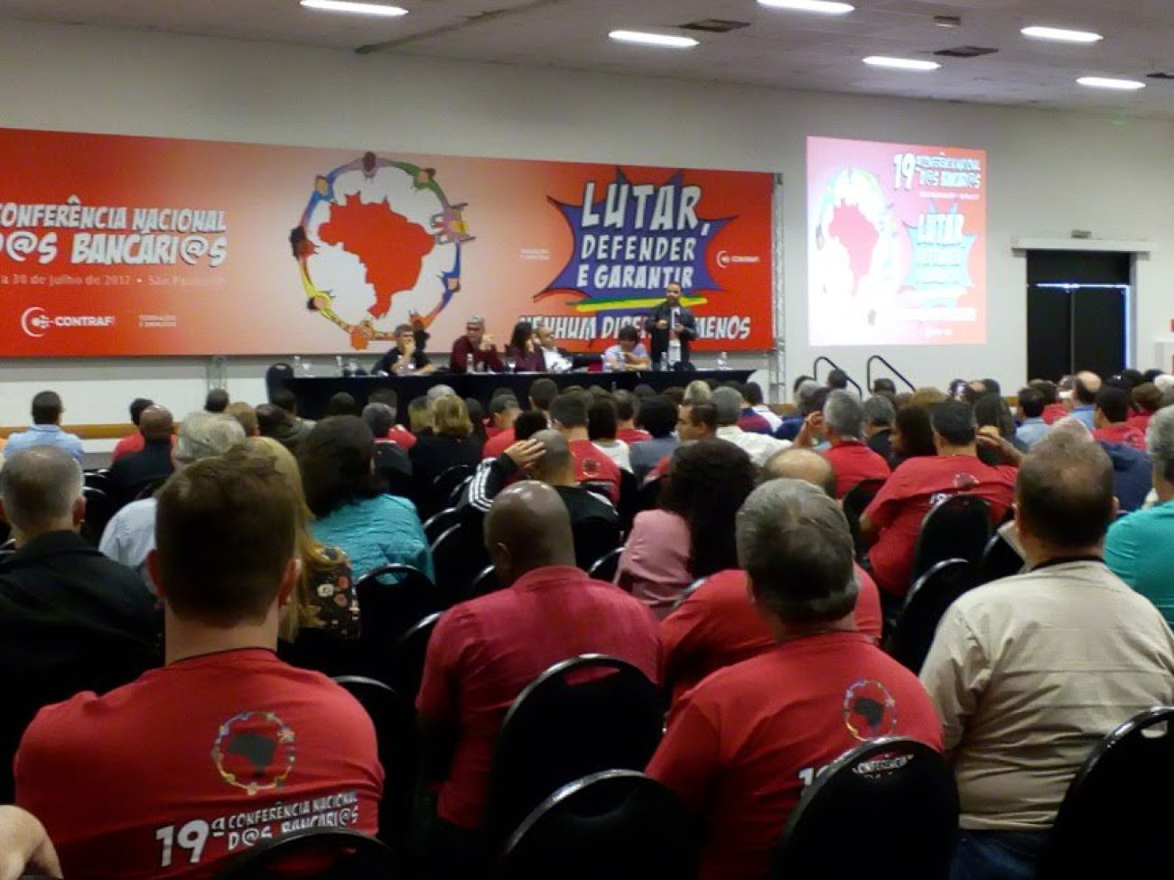Análise de conjuntura nacional e internacional na 19ª Conferência Nacional Foto: Seeb-SP