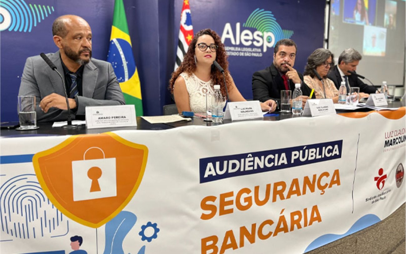 Foto: Seeb-SP Mesa da audiência pública sobre segurança bancária