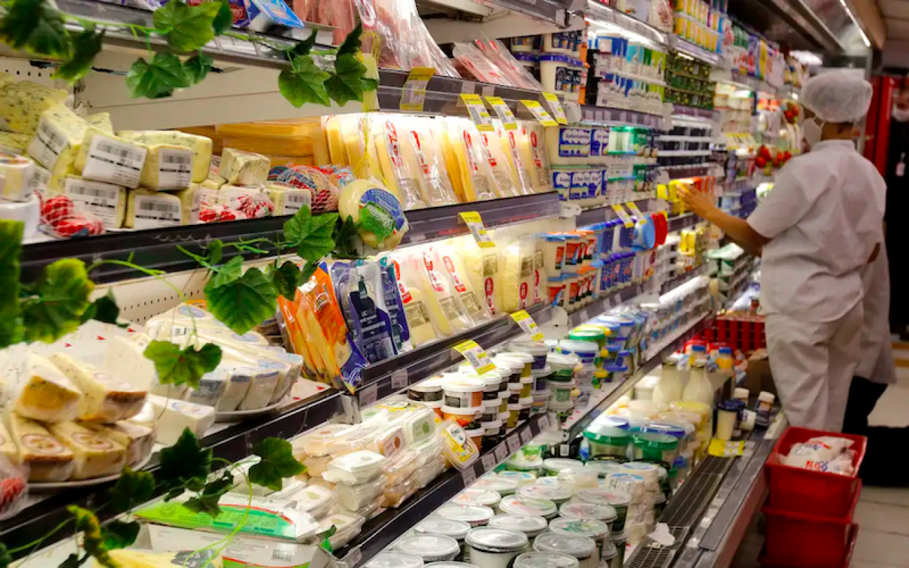 Foto: Valter Campanato/Agência Brasil Fotografia de uma gondola de supermercado