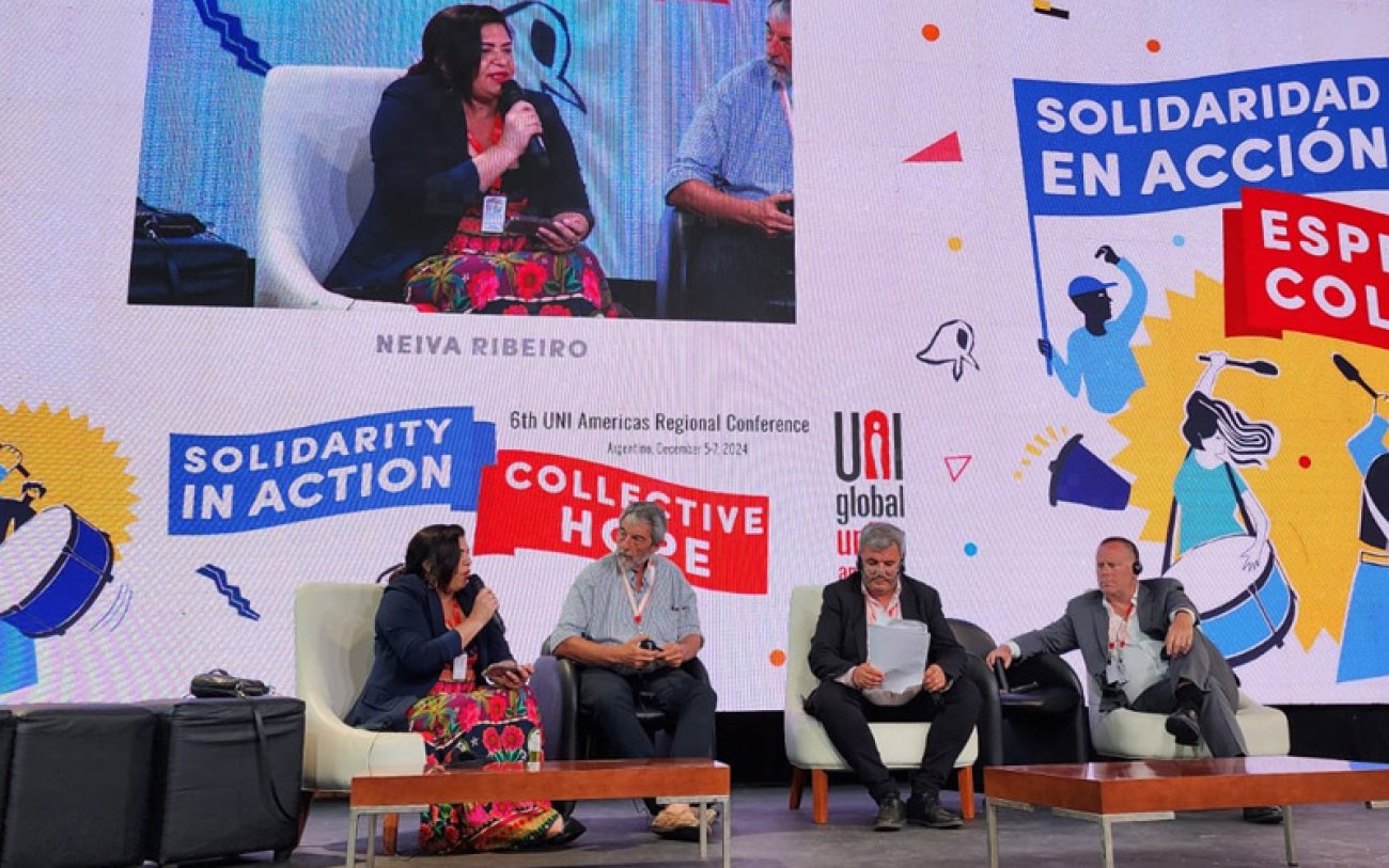 Neiva Ribeiro, presidenta do Sindicato, fala sobre tecnologia e o trabalho bancário, na 6ª Conferência UNI Américas Neiva Ribeiro, presidenta do Sindicato, fala sobre tecnologia e o trabalho bancário, na 6ª Conferência UNI Américas