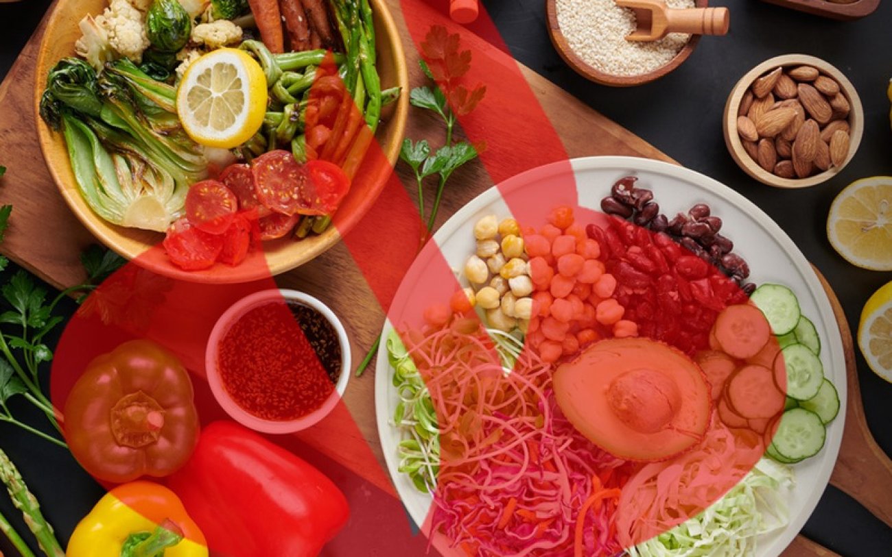 Arte: Contraf-CUT Imagem dee dois pratos com comida