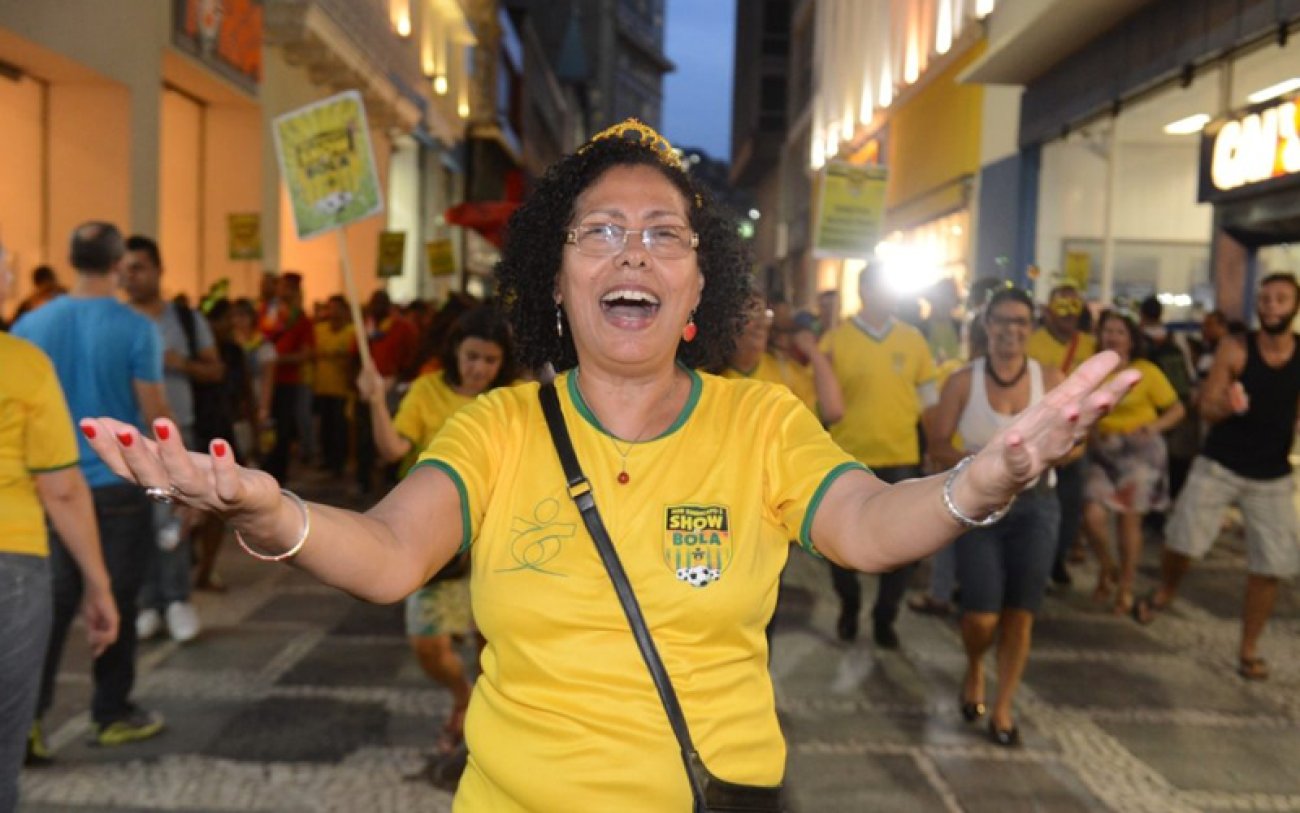 Raquel: sorriso largo, alegria combativa e a firmeza necessária às mulheres que sabem a importância de lutar por seu espaço, por seus direitos (Crédito: Gerardo Lazzari / Cedoc) Raquel: sorriso largo, alegria combativa e a firmeza necessária às mulheres que sabem a importância de lutar por seu espaço, por seus direitos (Crédito: Gerardo Lazzari / Cedoc)