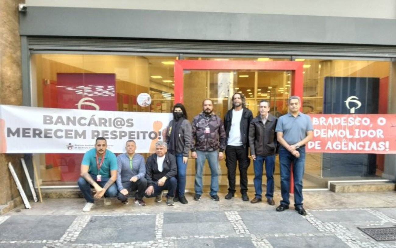 Sindicato protesta em seis agências do Bradesco contra demissões e fechamentos