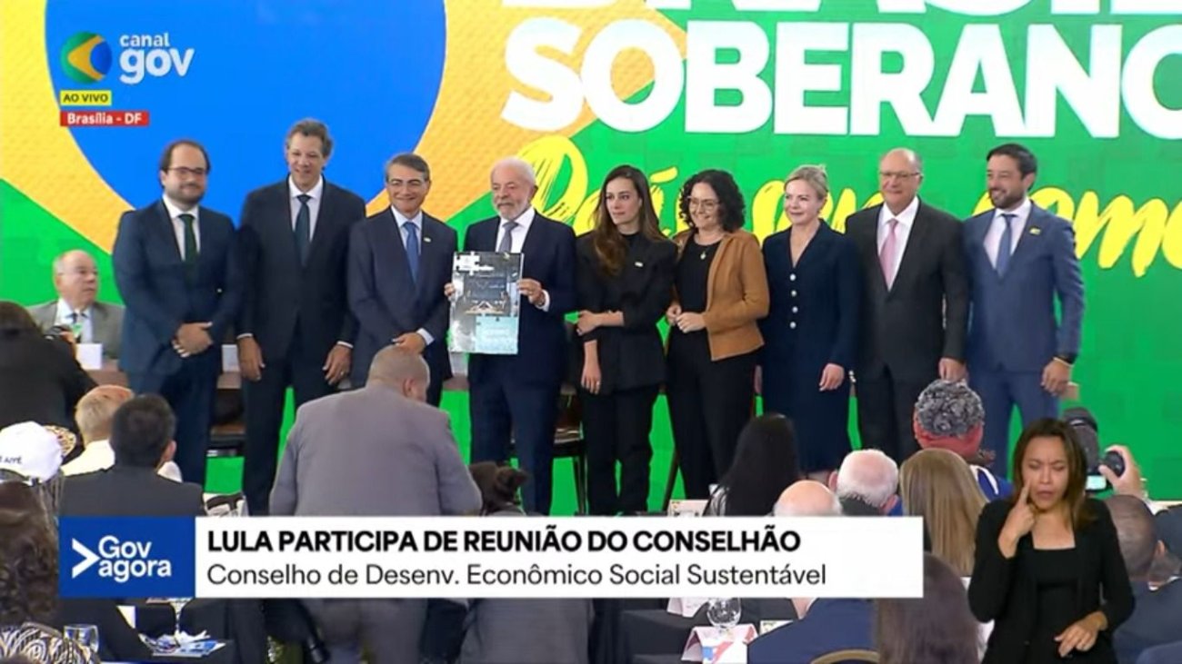 grupo de trabalho sobre redução do spread bancário durante a reunião do conselhão Imagem mostra grupo de trabalho sobre redução do spread bancário durante a reunião do conselhão