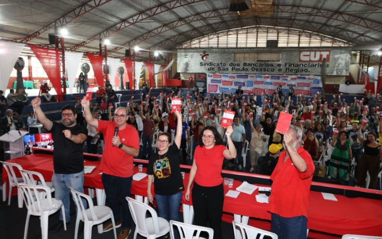 Votação do plano de lutas encerra Plenária Nacional da CUT (Foto: Dino Santos) Votação do plano de lutas encerra Plenária Nacional da CUT (Foto: Dino Santos)