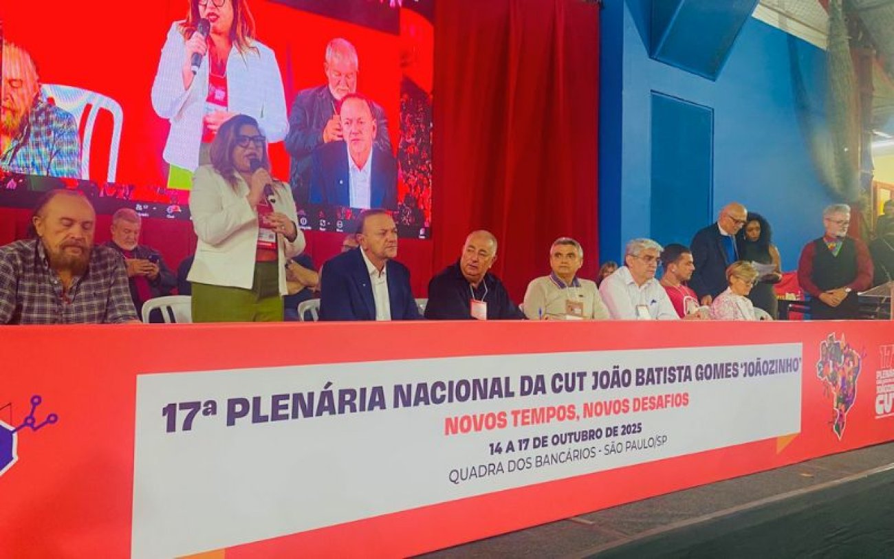 Plenária Nacional da CUT é aberta na Quadra dos Bancários
