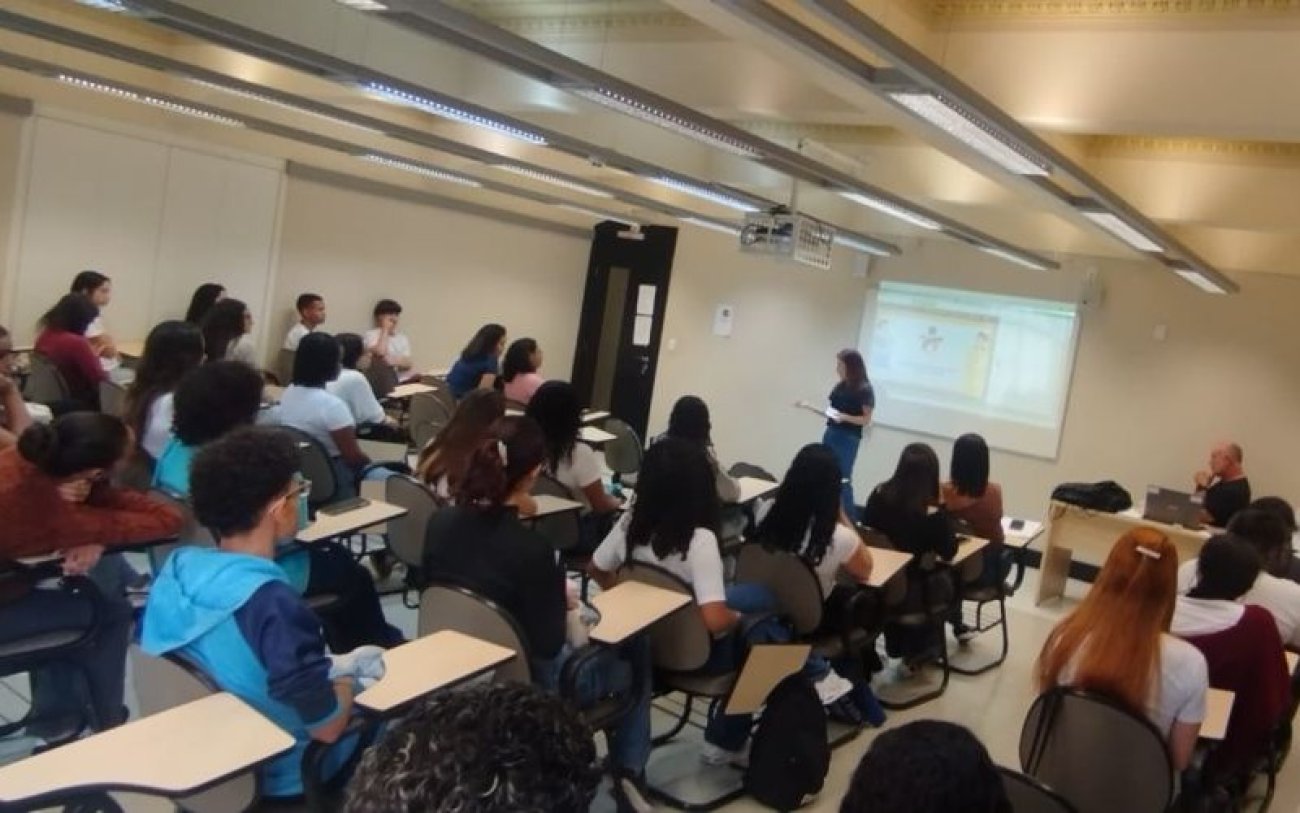 Visita de estudantes ao Sindicato (Foto: Seeb-SP)