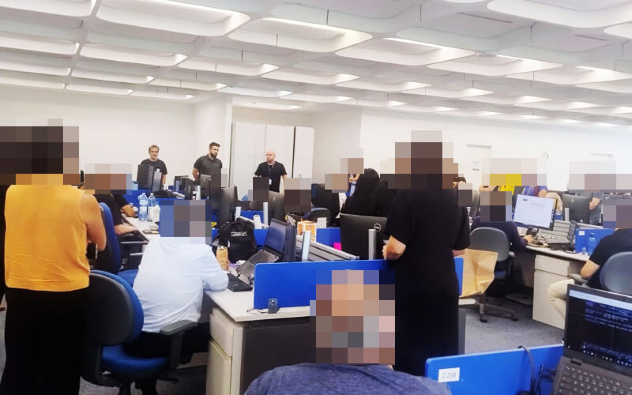 Dirigentes do Sindicato dialogam com bancários da Área de Consórcio do BB (Foto: Seeb-SP)