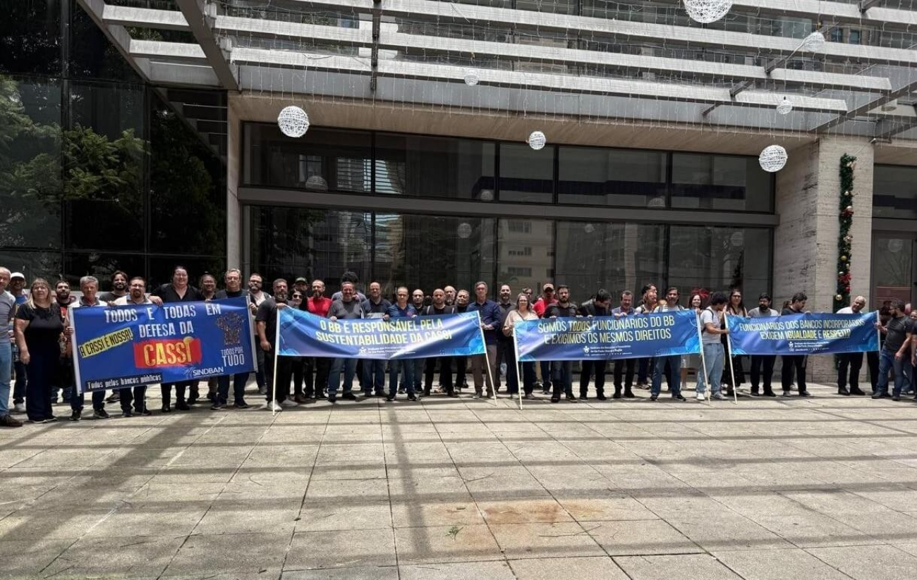 Sindicato protesta na Torre Matarazzo (Foto: Seeb-SP)