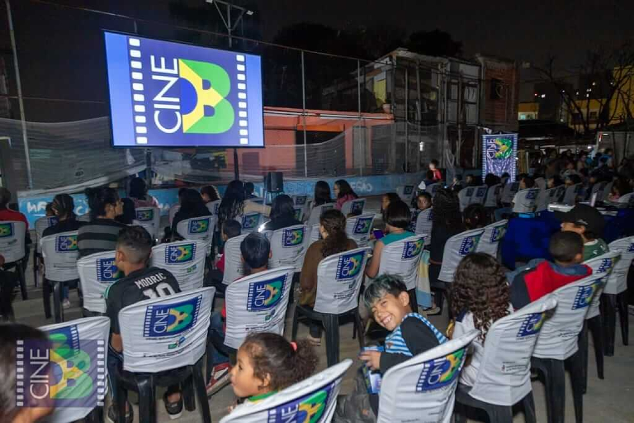 CineB leva sessões gratuitas a bairros da periferia de São Paulo