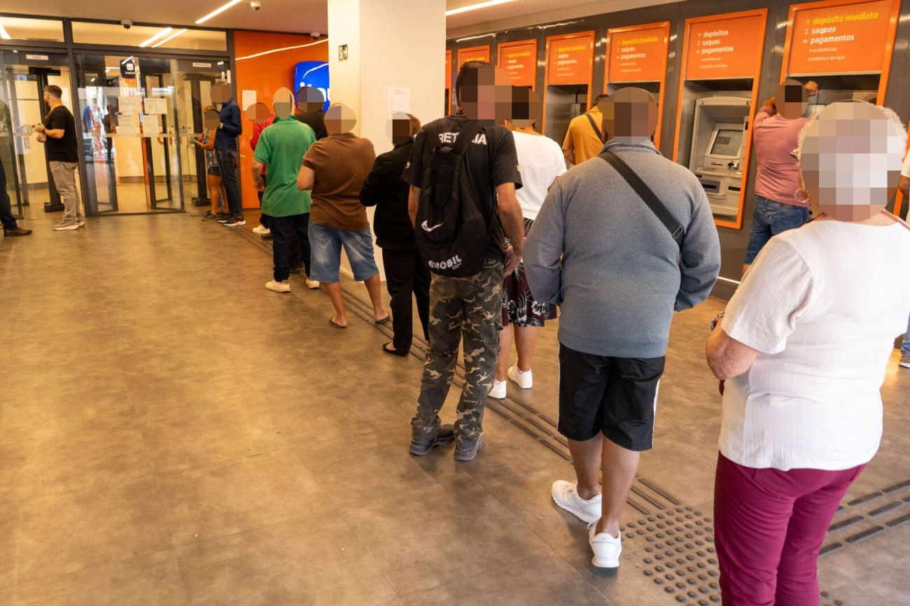 Itaú está fechando agências e sobrecarregando bancários de unidades que seguem abertas, que precisam absorver a demanda mesmo com o quadro de funcionários desfalcado (Foto: Seeb-SP)