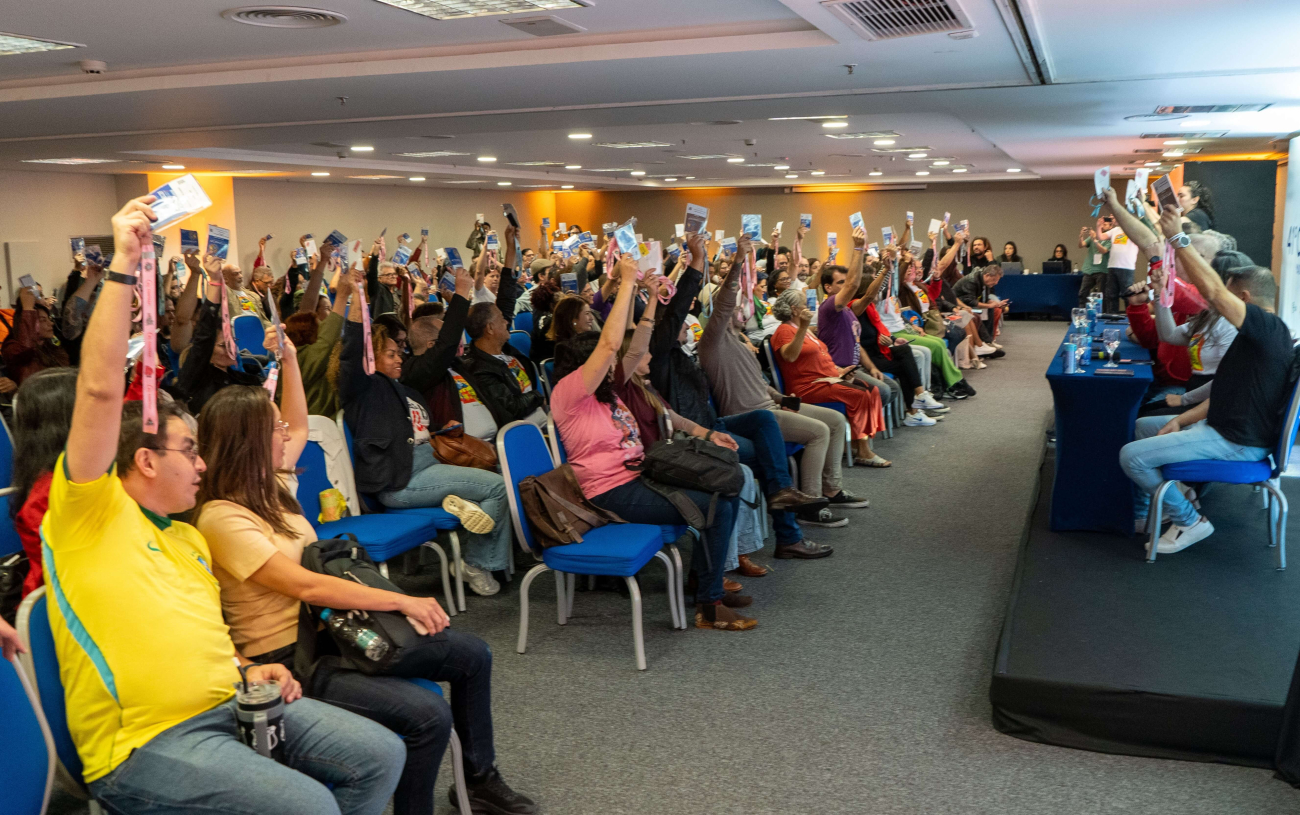 Delegados e delegadas do 41º Conecef aprovaram a pauta específica de reivindicações dos empregados da Caixa na Campanha Nacional dos Bancários 2026 (Foto: Seeb-SP)