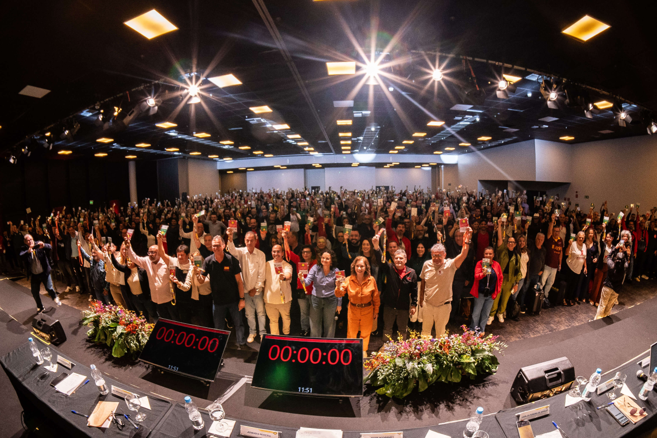 Foto da votação da pauta de reivindicações na plenária final da 28ª Conferência Nacional