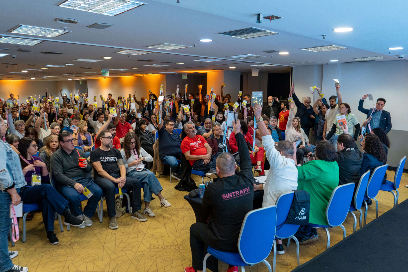 Foto da plenária de encerramento do 36º Congresso Nacional dos Funcionários do Banco do Brasil