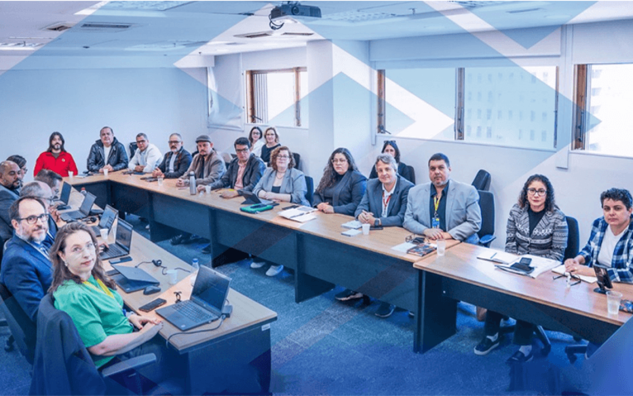 Imagem mostra mesa de negociação com o banco do brasil