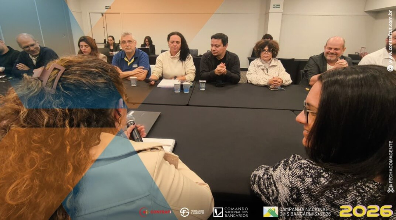Foto da mesa de negociação entre empregados e direção da Caixa